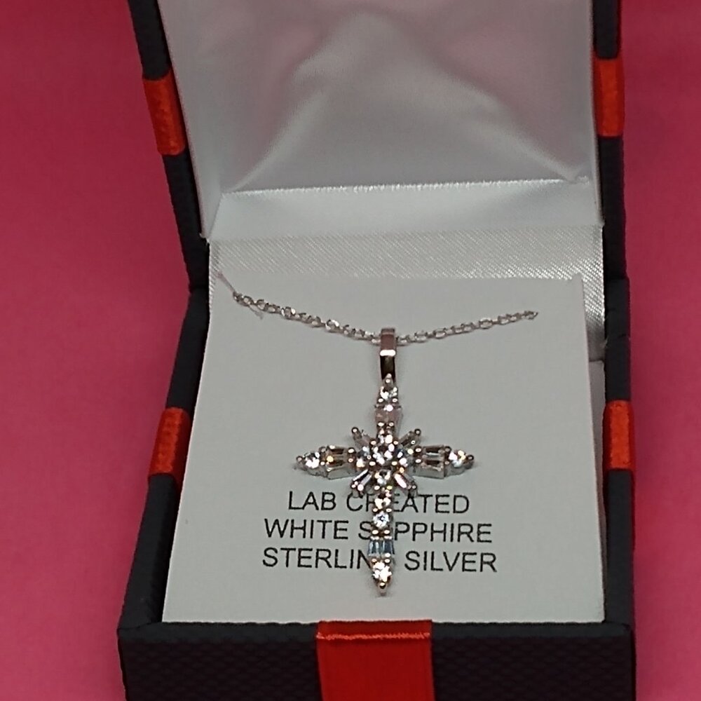 Nwt,  White sapphire necklace - Picture 4 of 11